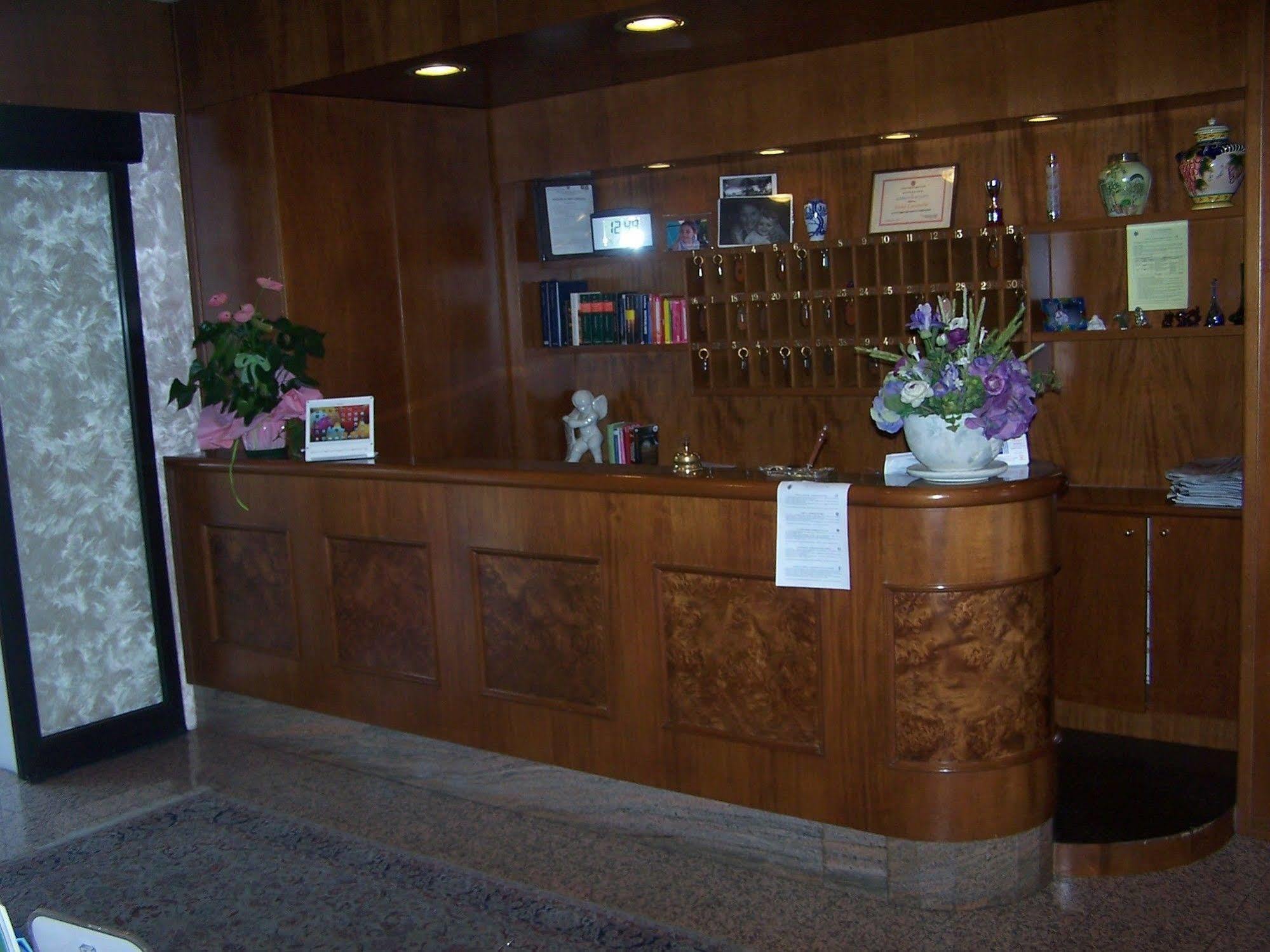 Hotel Carancini Salsomaggiore Terme Bagian luar foto
